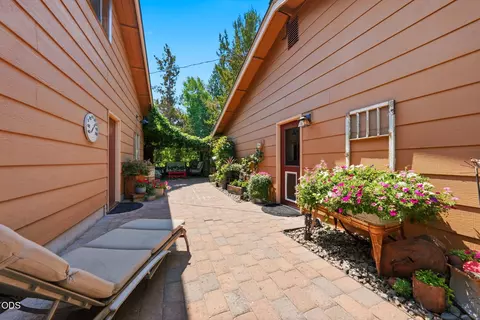 Exterior - 22539 Martee Ln, Bend, OR 97701 photo 21 of 86