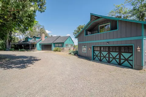 4970 Old Stage Rd, Central Point, OR 97502