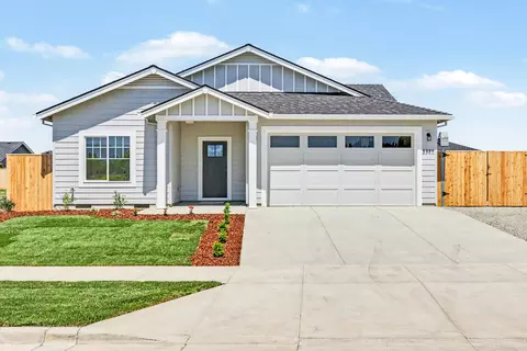 3771 Ford Dr, Medford, OR 97504