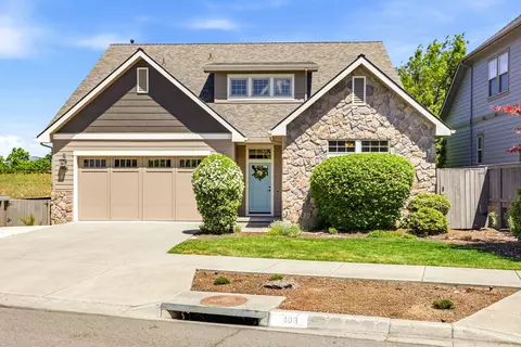 403 Briscoe Pl, Ashland, OR 97520