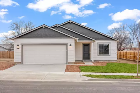 458 NW Birdie Ln #118, Madras, OR 97741