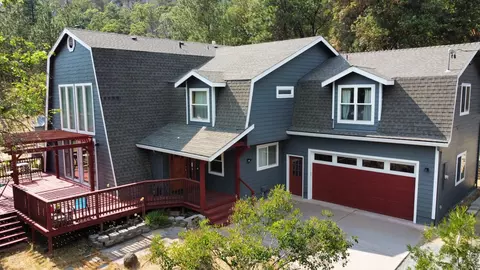 4550 W Griffin Creek Rd, Medford, OR 97501