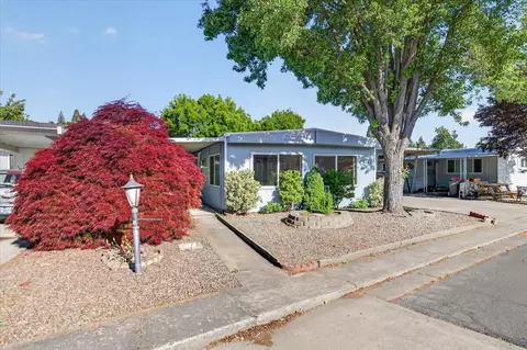 2252 Table Rock #SPC 100, Medford, OR 97501