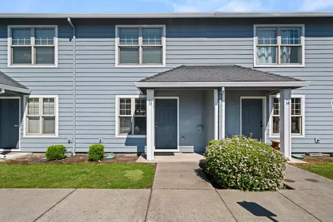 450 Midway Rd #33, Medford, OR 97501