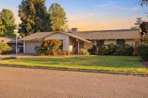 316 Stanley Ave, Medford, OR 97504