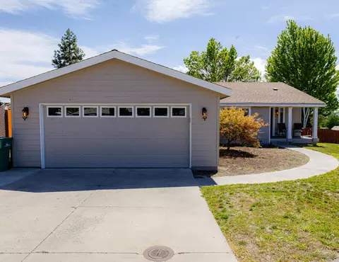 2116 Ashley Ct, Klamath Falls, OR 97603