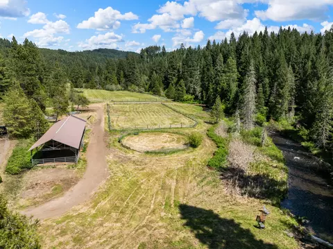 Exterior - 25232 Highway 140, Eagle Point, OR 97524 photo 10 of 13
