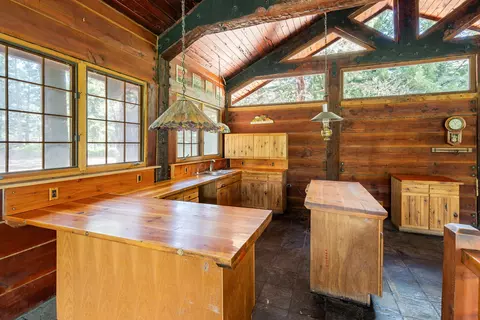 Kitchen - 25232 Highway 140, Eagle Point, OR 97524 photo 2 of 2