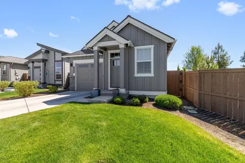 Exterior - 3859 NE Oakside Loop, Bend, OR 97701 photo 6 of 13