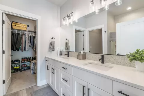 Other - 3859 NE Oakside Loop, Bend, OR 97701 photo 5 of 11