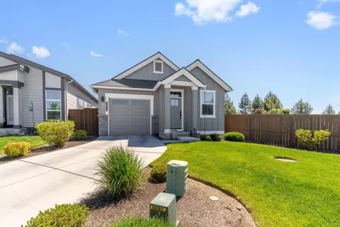 Exterior - 3859 NE Oakside Loop, Bend, OR 97701 photo 5 of 13