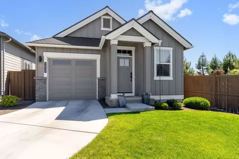 Exterior - 3859 NE Oakside Loop, Bend, OR 97701 photo 3 of 13