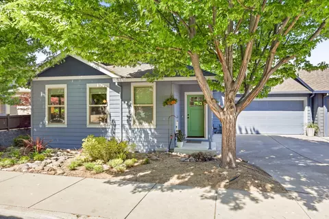 969 Overlook Dr, Ashland, OR 97520