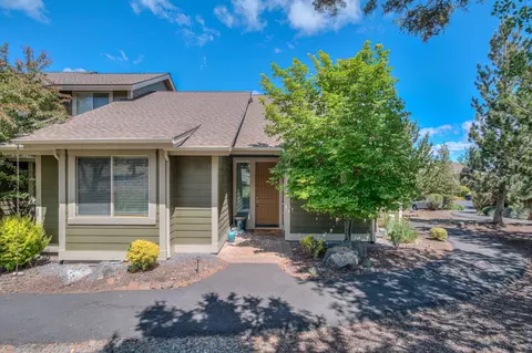 10737 Village Loop, Redmond, OR 97756