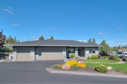 1194 Highland View Loop, Redmond, OR 97756