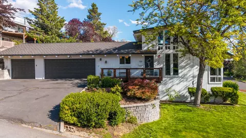727 Hillside Ave, Klamath Falls, OR 97601