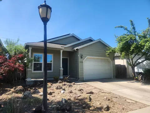 2494 Agate Meadows Dr, White City, OR 97503