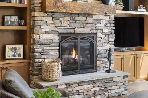 Living - 56155 Sable Rock Loop #277, Bend, OR 97707 photo 3 of 5