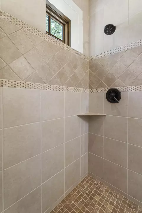 Bath - 56155 Sable Rock Loop #277, Bend, OR 97707 photo 10 of 12