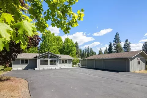 9871 Old Wagon Rd, Klamath Falls, OR 97601