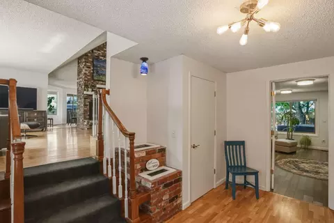 Entry Way - 61573 E Lake Dr, Bend, OR 97702 photo 2 of 5