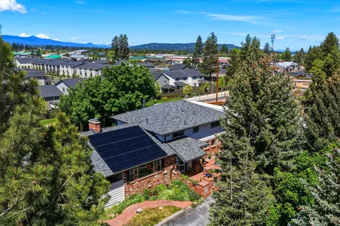 View/Area - 61573 E Lake Dr, Bend, OR 97702 photo 1 of 4