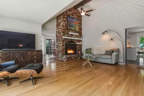 Living - 61573 E Lake Dr, Bend, OR 97702 photo 3 of 5