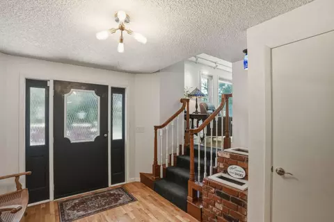 Entry Way - 61573 E Lake Dr, Bend, OR 97702 photo 1 of 5