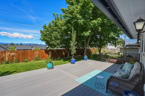 Exterior - 61573 E Lake Dr, Bend, OR 97702 photo 12 of 23