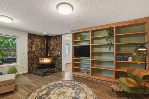Living - 61573 E Lake Dr, Bend, OR 97702 photo 4 of 5