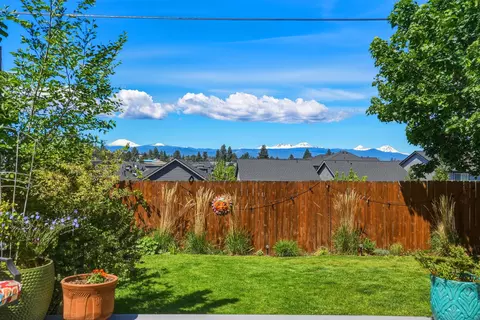 Exterior - 61573 E Lake Dr, Bend, OR 97702 photo 14 of 23