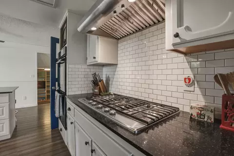 Kitchen - 61573 E Lake Dr, Bend, OR 97702 photo 1 of 6