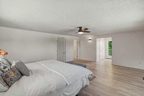 Bedroom - 61573 E Lake Dr, Bend, OR 97702 photo 5 of 5