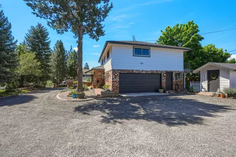 Exterior - 61573 E Lake Dr, Bend, OR 97702 photo 6 of 23