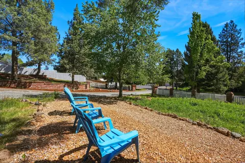 Exterior - 61573 E Lake Dr, Bend, OR 97702 photo 3 of 23