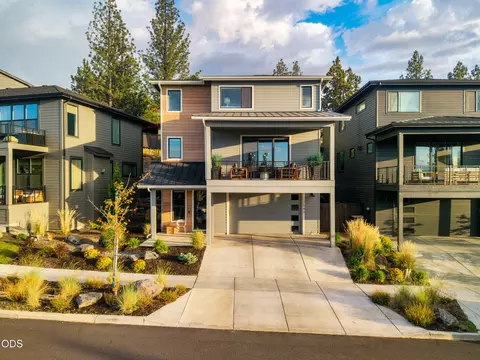 2543 NW Marken St, Bend, OR 97703