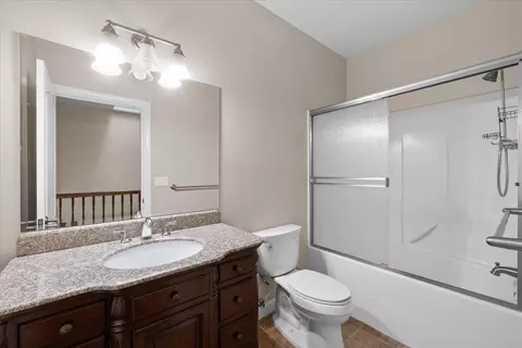Bath - 1174 Highlands Dr, Eagle Point, OR 97524 photo 1 of 1