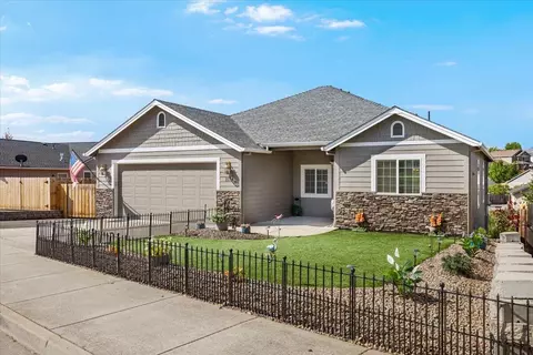 Other - 1174 Highlands Dr, Eagle Point, OR 97524 photo 1 of 13