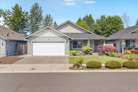 348 SW Wagner Meadows Dr, Grants Pass, OR 97526