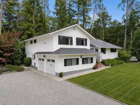 160 Hidden Valley Ln, Rogue River, OR 97537