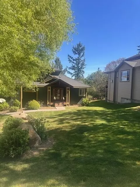 4815 Falcon Dr, Klamath Falls, OR 97601