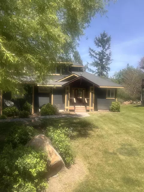 4815 Falcon Dr, Klamath Falls, OR 97601