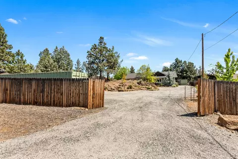 Exterior - 63406 Vogt Rd, Bend, OR 97701 photo 9 of 10