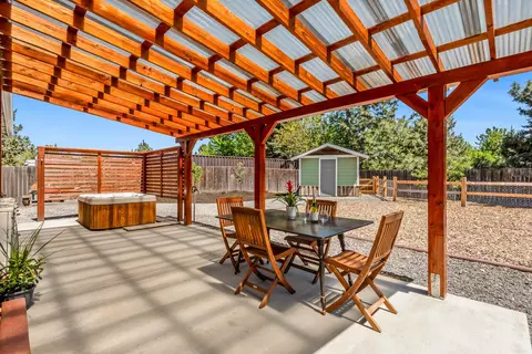 Exterior - 63406 Vogt Rd, Bend, OR 97701 photo 3 of 10