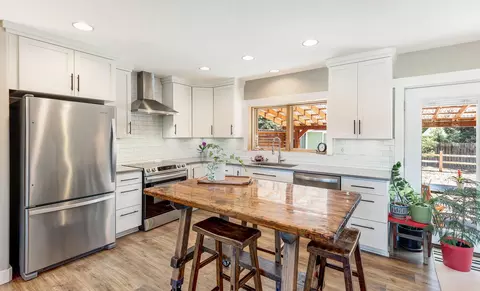 Kitchen - 63406 Vogt Rd, Bend, OR 97701 photo 3 of 3