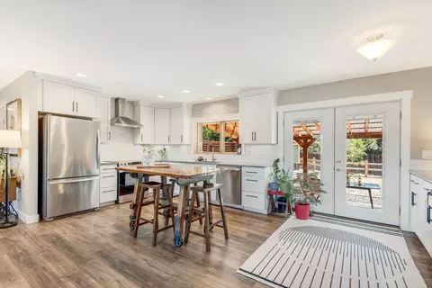 Kitchen - 63406 Vogt Rd, Bend, OR 97701 photo 1 of 3