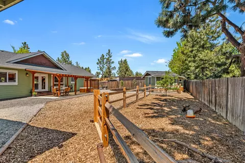 Exterior - 63406 Vogt Rd, Bend, OR 97701 photo 6 of 10