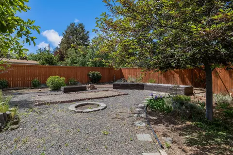 Exterior - 1776 NE Pheasant Ln, Bend, OR 97701 photo 23 of 36