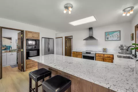 Kitchen - 1776 NE Pheasant Ln, Bend, OR 97701 photo 3 of 8