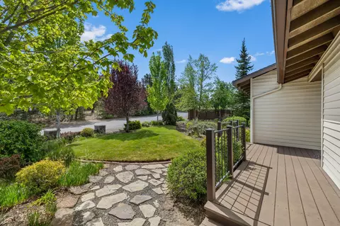 Exterior - 1776 NE Pheasant Ln, Bend, OR 97701 photo 33 of 36
